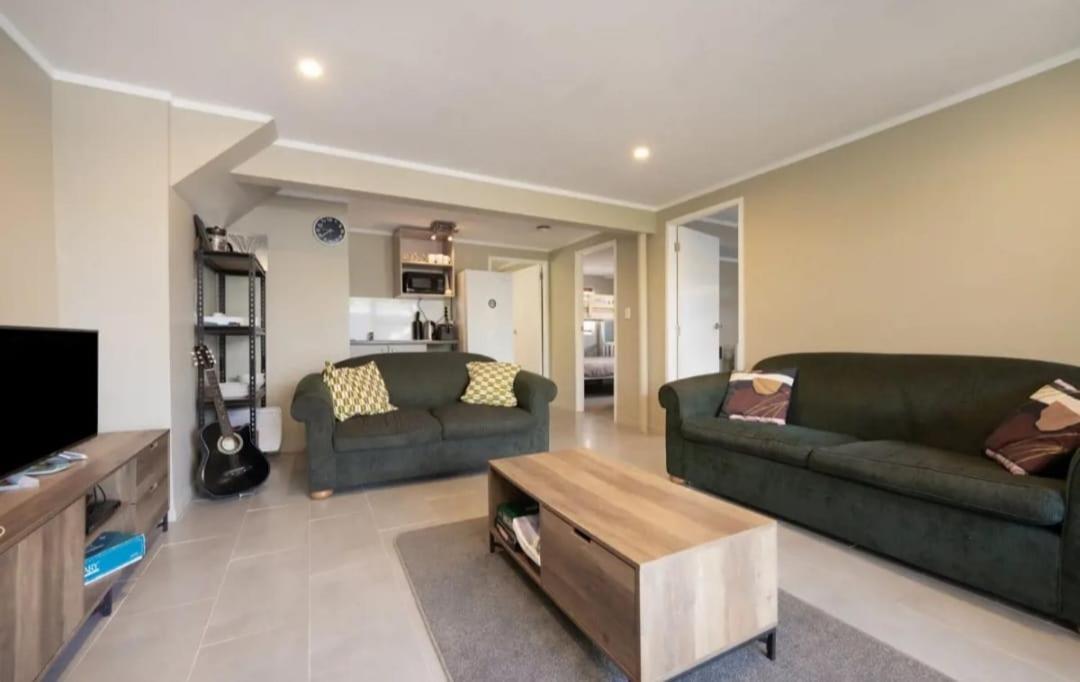Harbourview Hotel Raglan Exterior photo